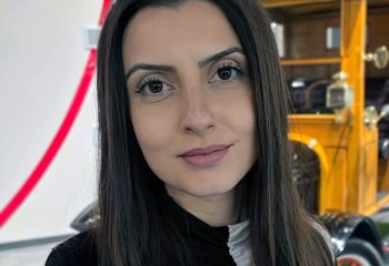 Евелин Петрова